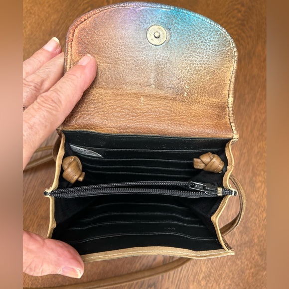 Rare Anuschka Hand Painted (both sides) Crossbody Leather Mini Bag. Signed. - Picture 2 of 6